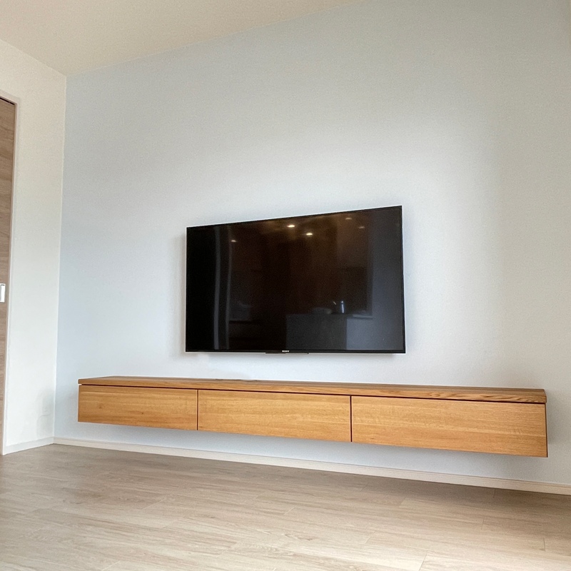 テレビと壁掛けテレビ台