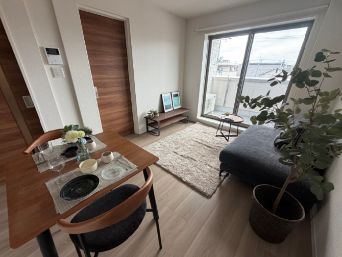 ミヤカグ | 家具屋広島｜10万点家具でコーディネート！工場併設インテリアショップ