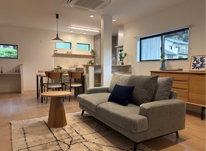 ミヤカグ | 家具屋広島｜10万点家具でコーディネート！工場併設インテリアショップ