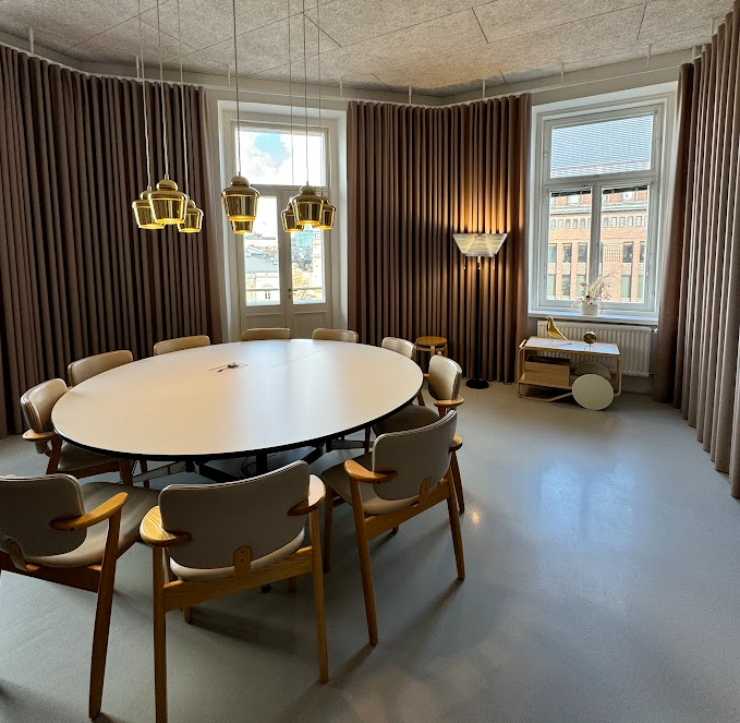 ミヤカグ | 家具屋広島｜10万点家具でコーディネート！工場併設インテリアショップ